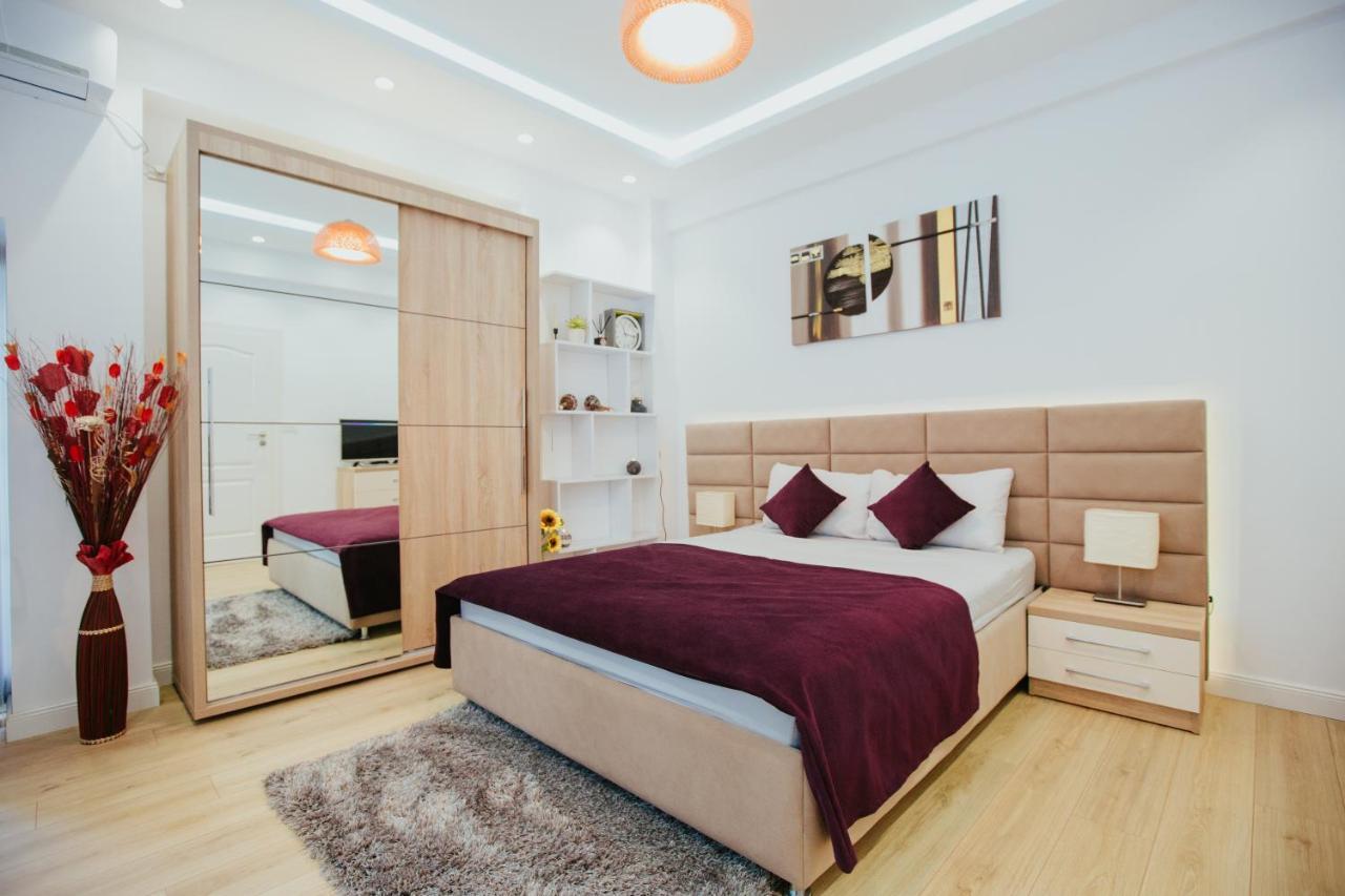 Color Apartments Corneliu Coposu 1A Street Bucharest Exterior photo
